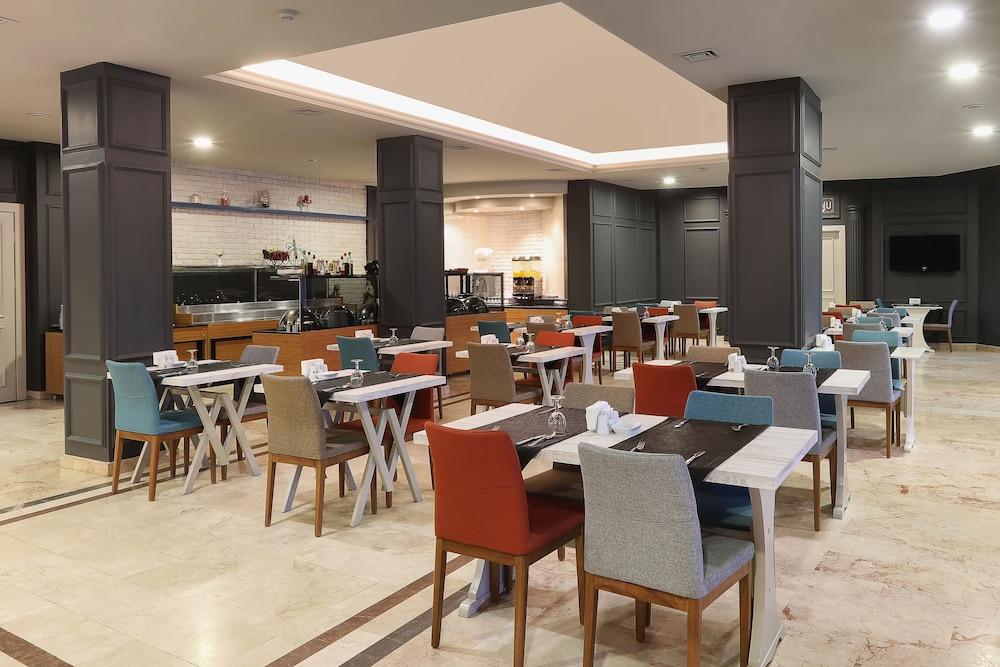 restaurant-cafeteria
