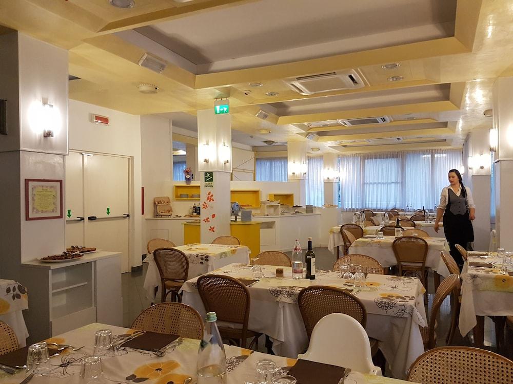 restaurant-cafeteria