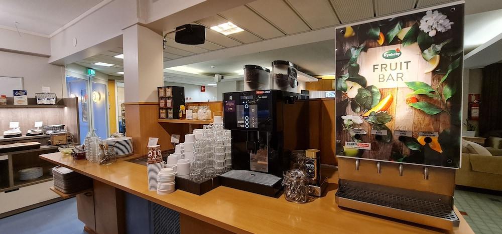 restaurant-cafeteria