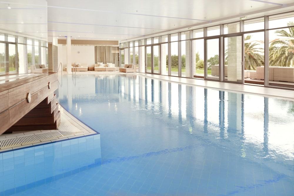 swimming pool spa
