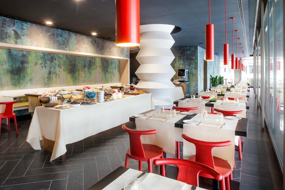 restaurant cafeteria