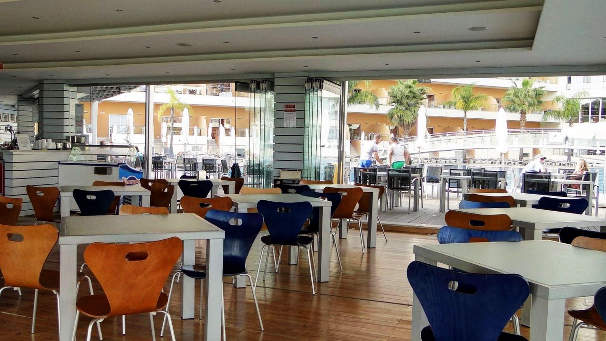 restaurant cafeteria