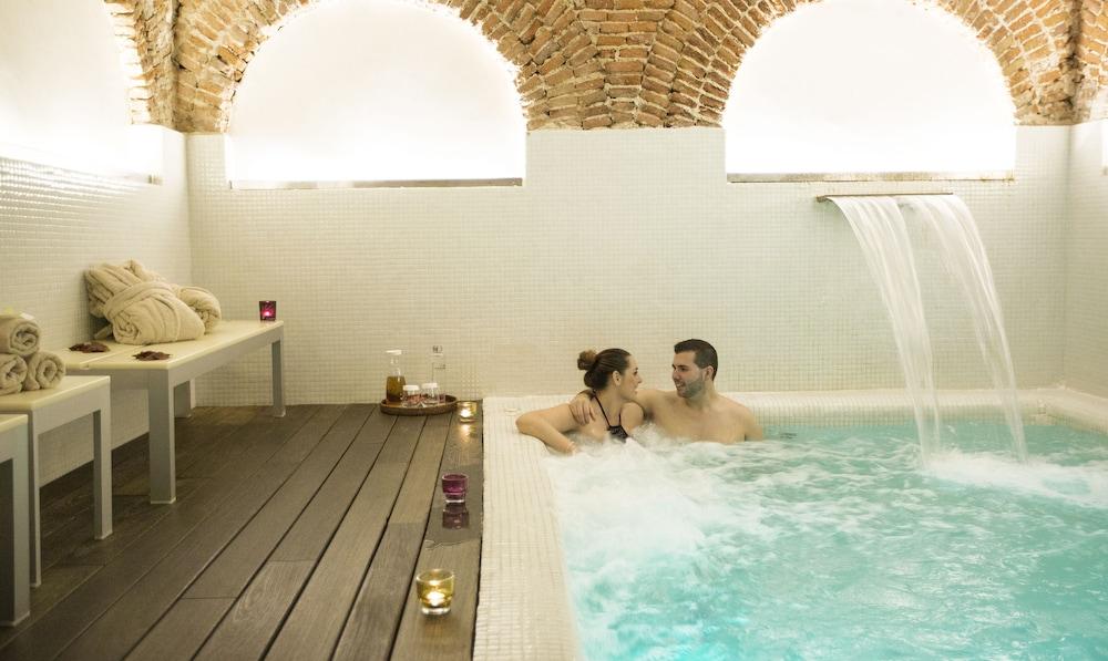 swimming pool spa
