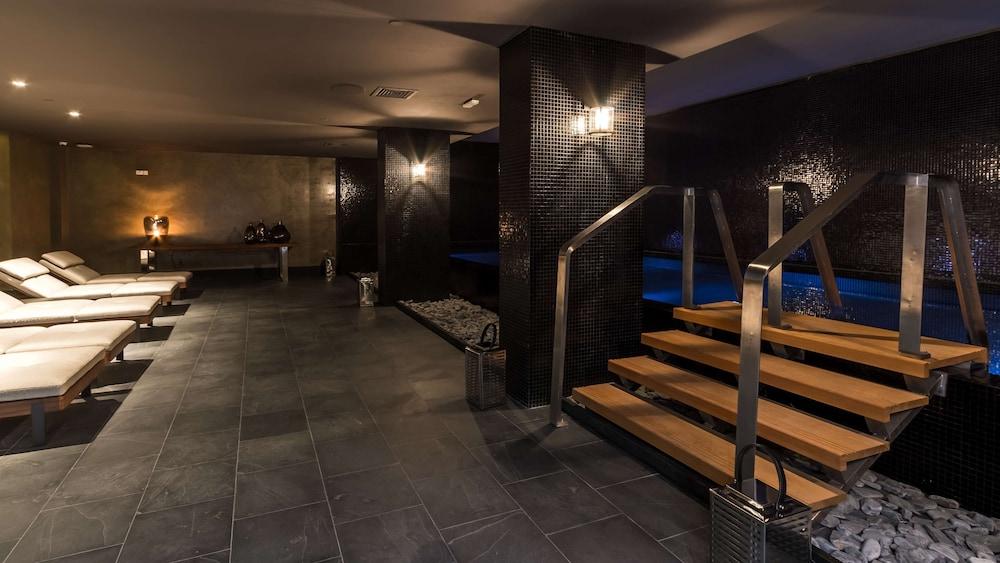 swimming pool spa