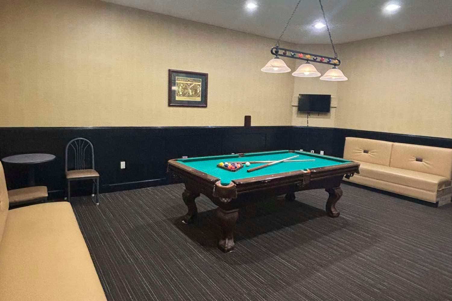 swimming pool spa