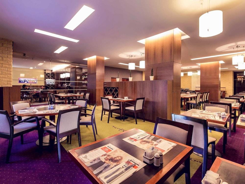 restaurant-cafeteria