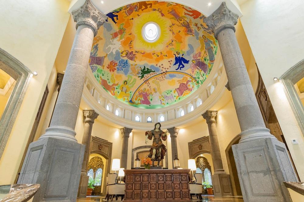 lobby