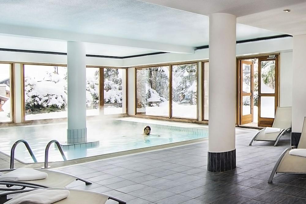 swimming pool spa