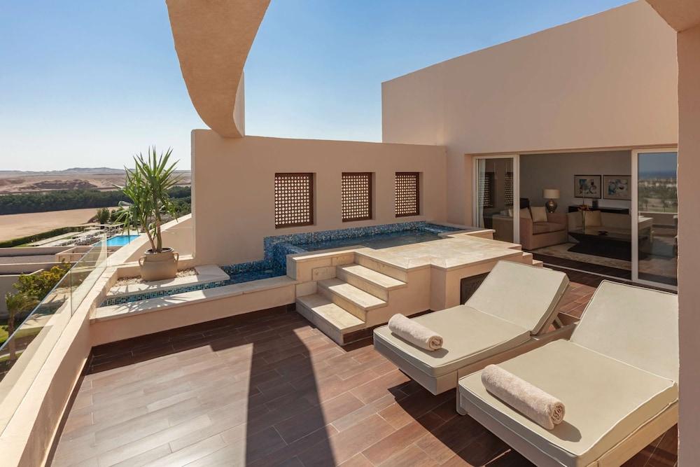 swimming pool spa
