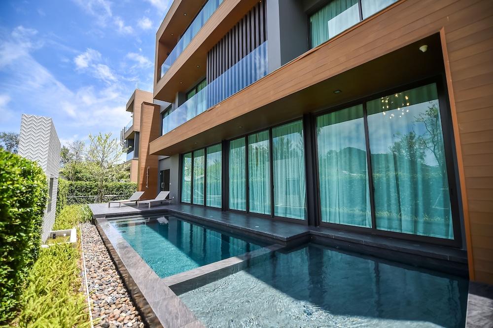 swimming pool spa