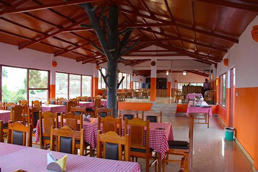 restaurant cafeteria
