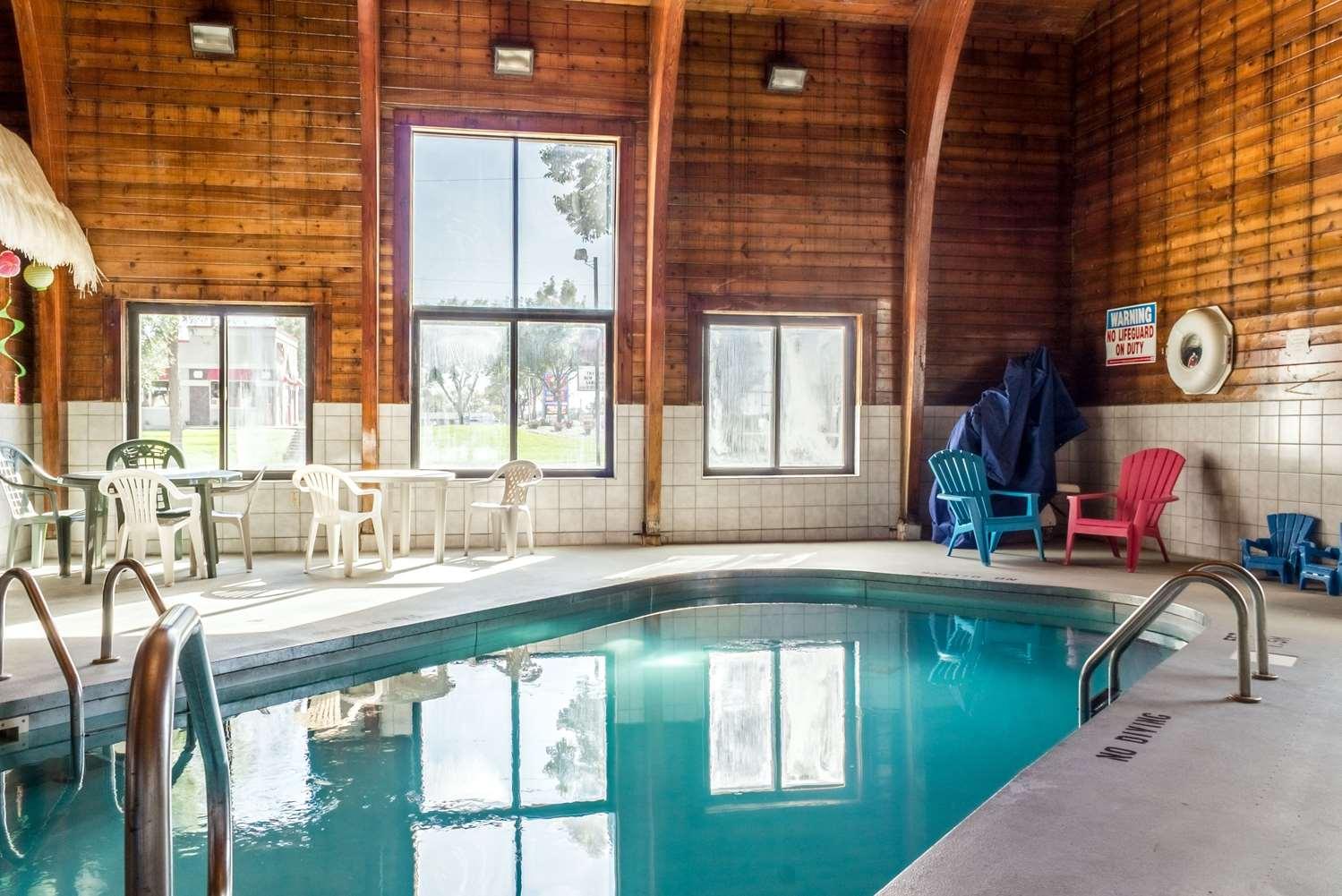 swimming pool spa