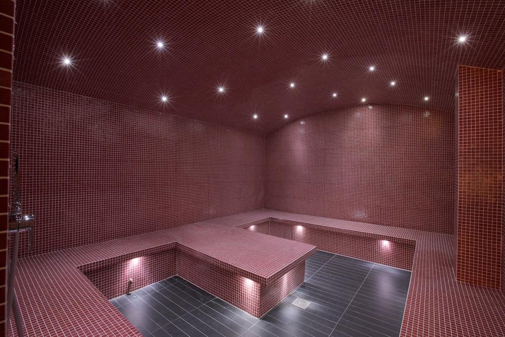 swimming pool spa