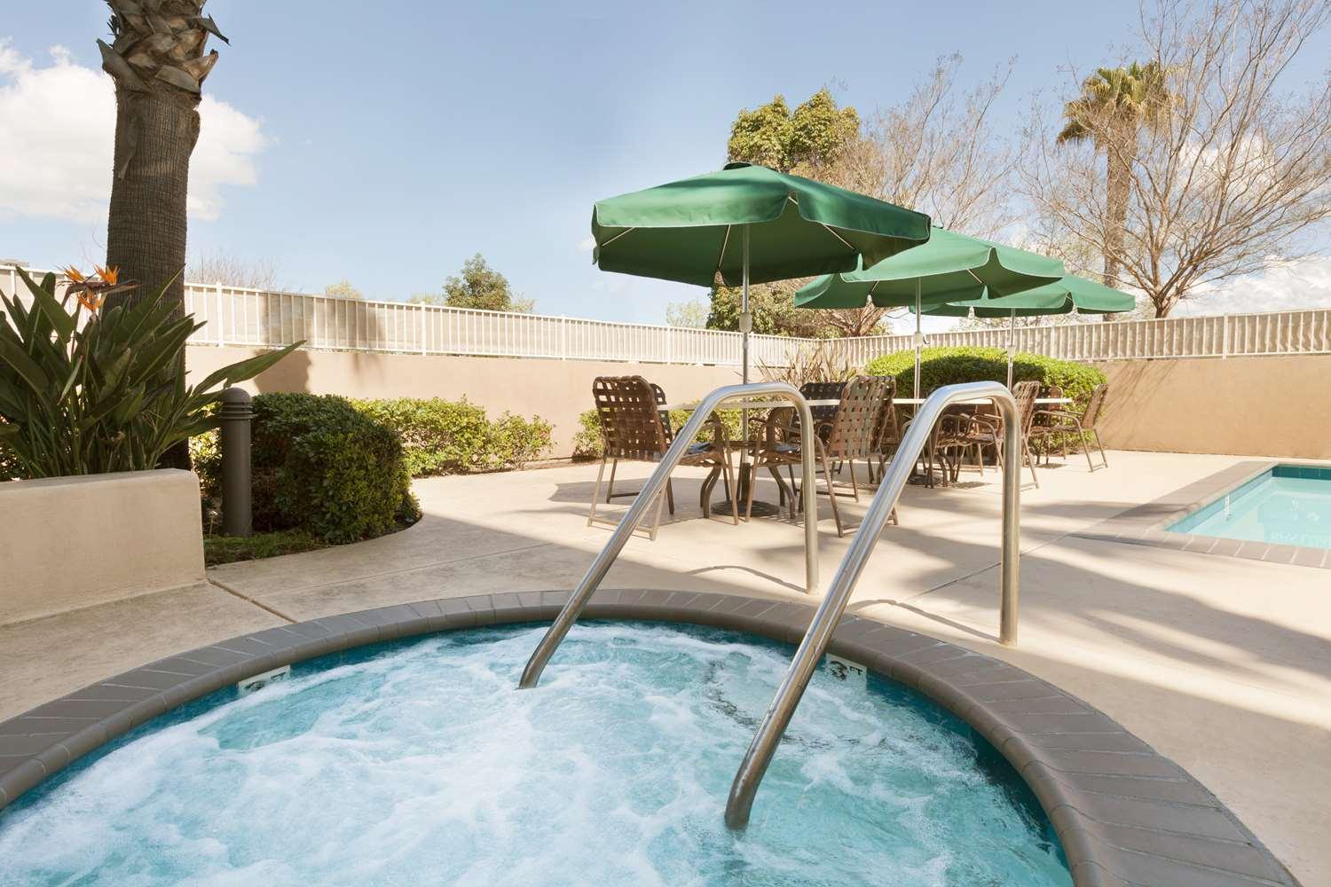 swimming pool spa