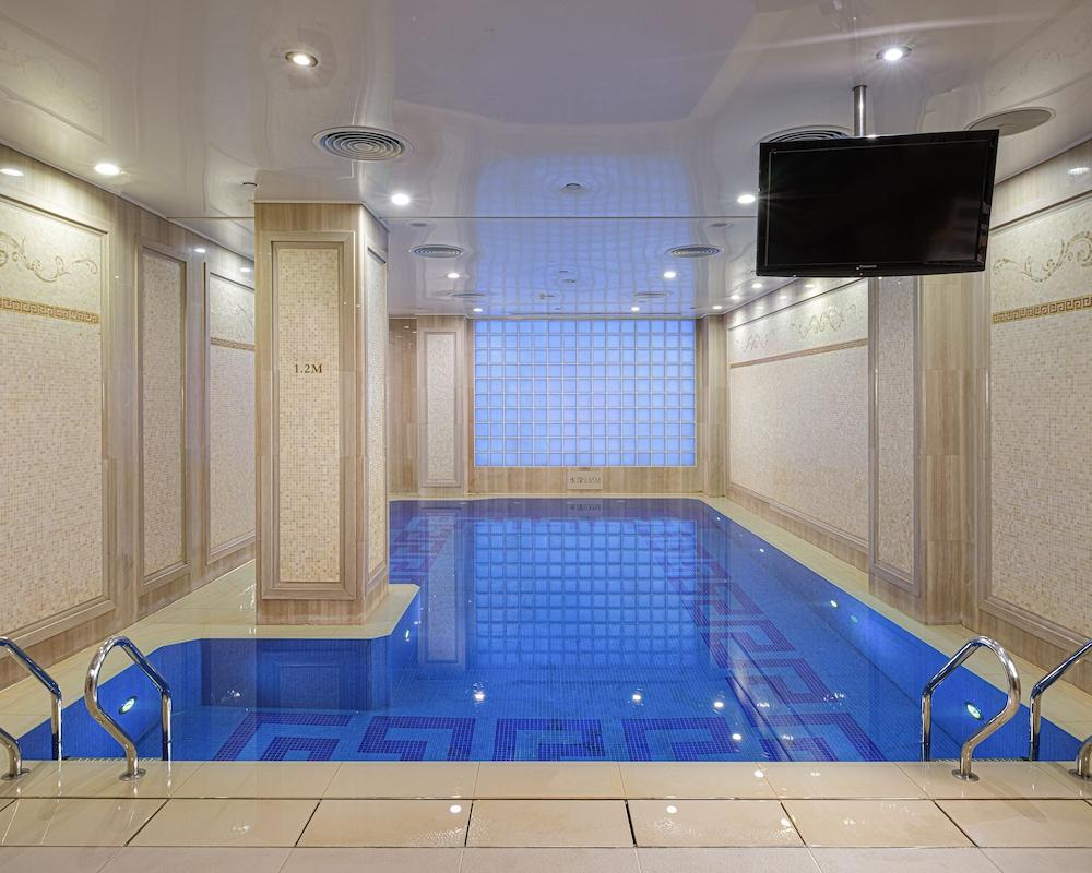 swimming pool spa