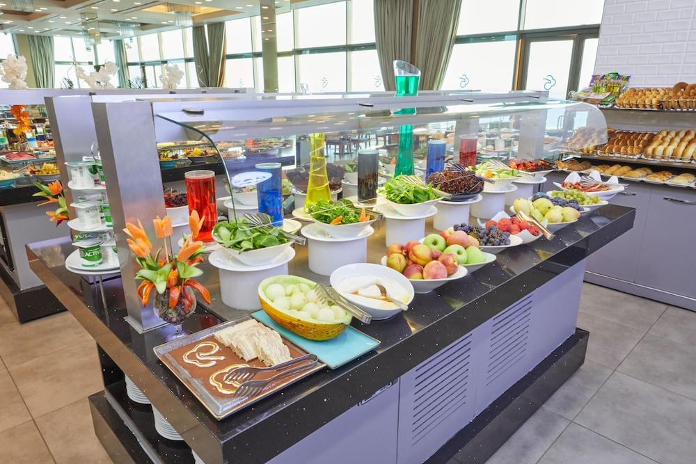 restaurant cafeteria