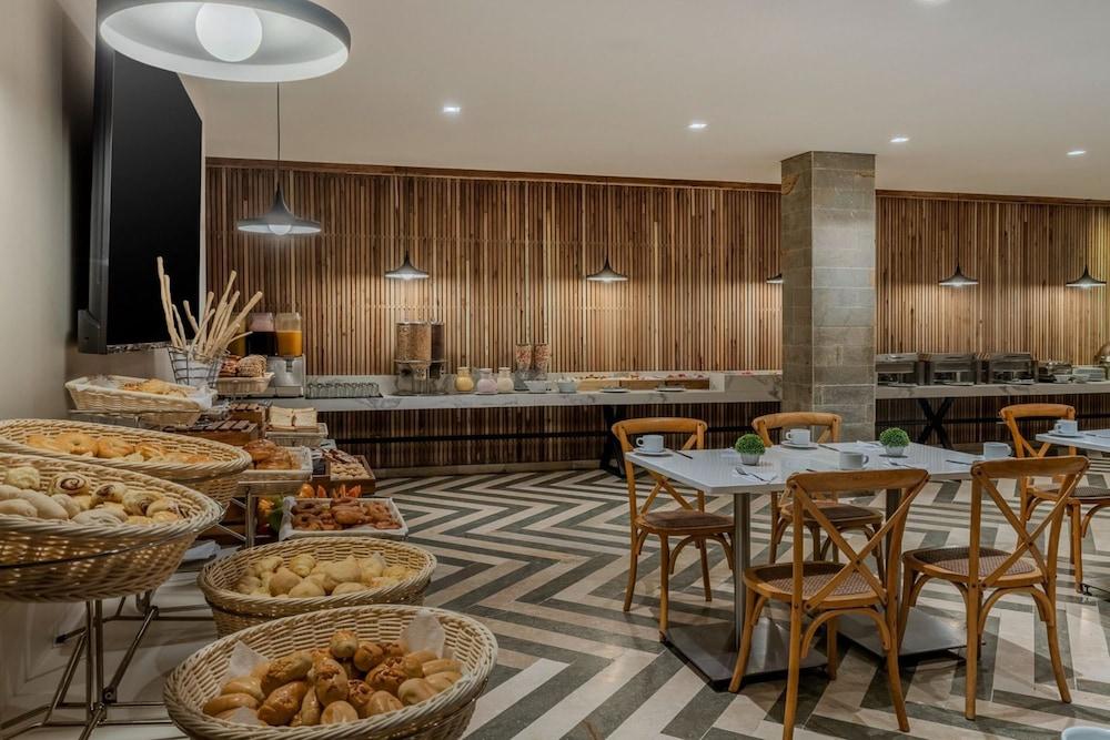 restaurant cafeteria