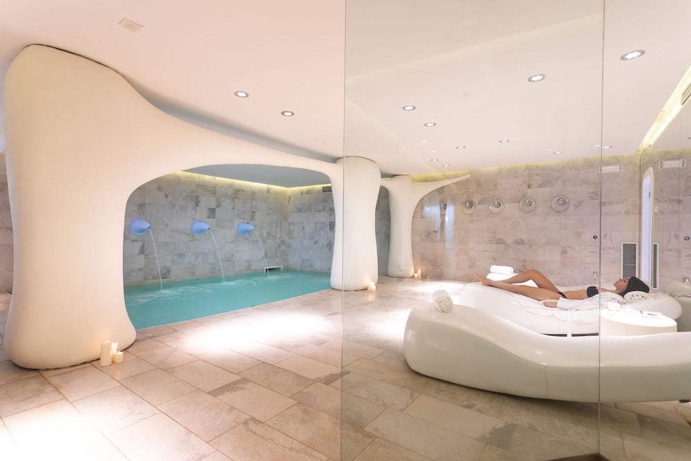 swimming pool spa