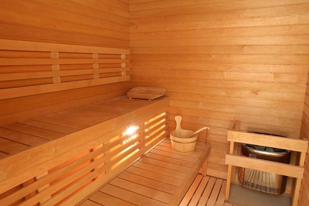 swimming pool spa
