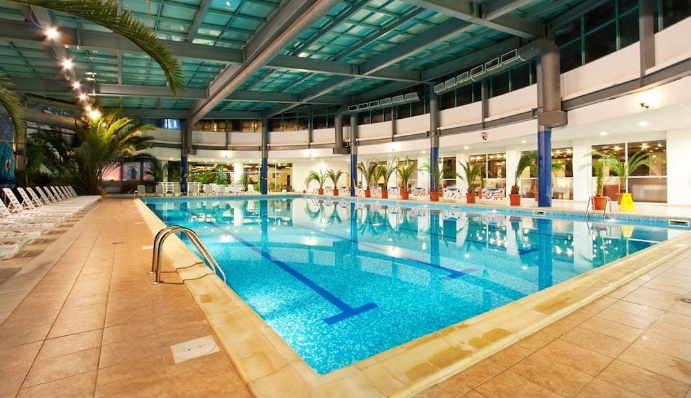 swimming pool spa