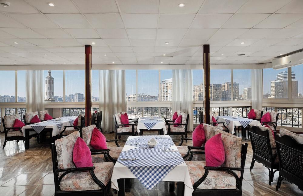 restaurant cafeteria
