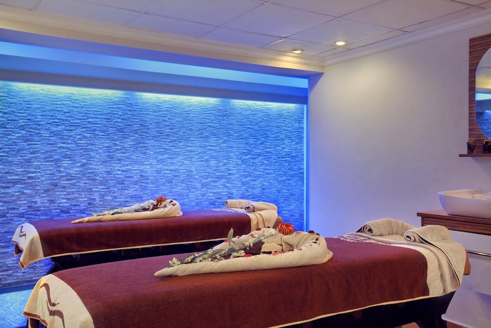 swimming pool spa