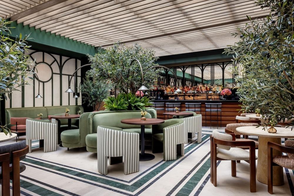 restaurant cafeteria