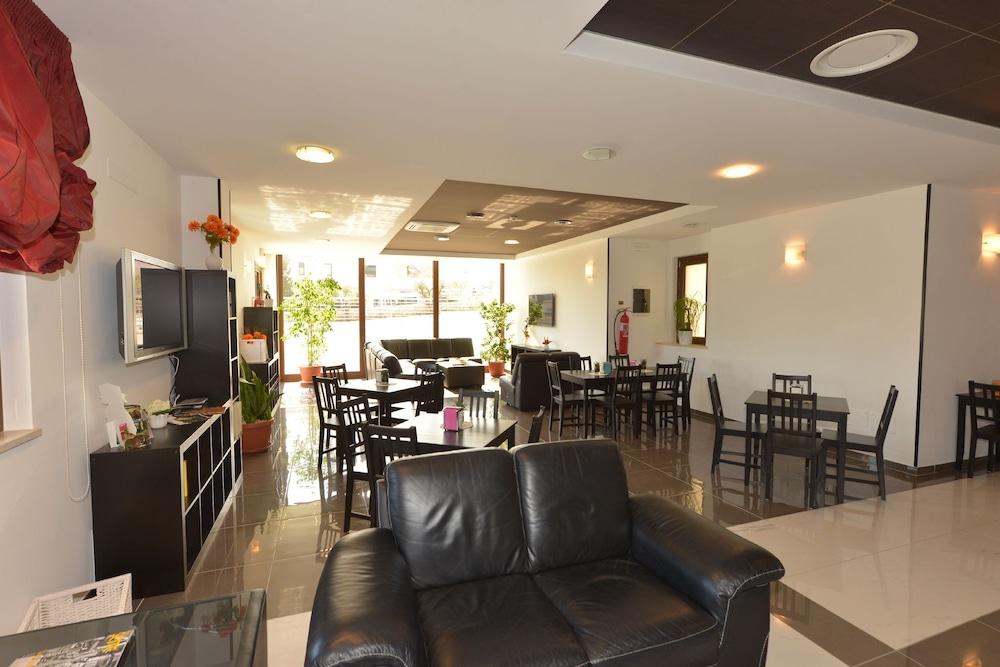 restaurant-cafeteria