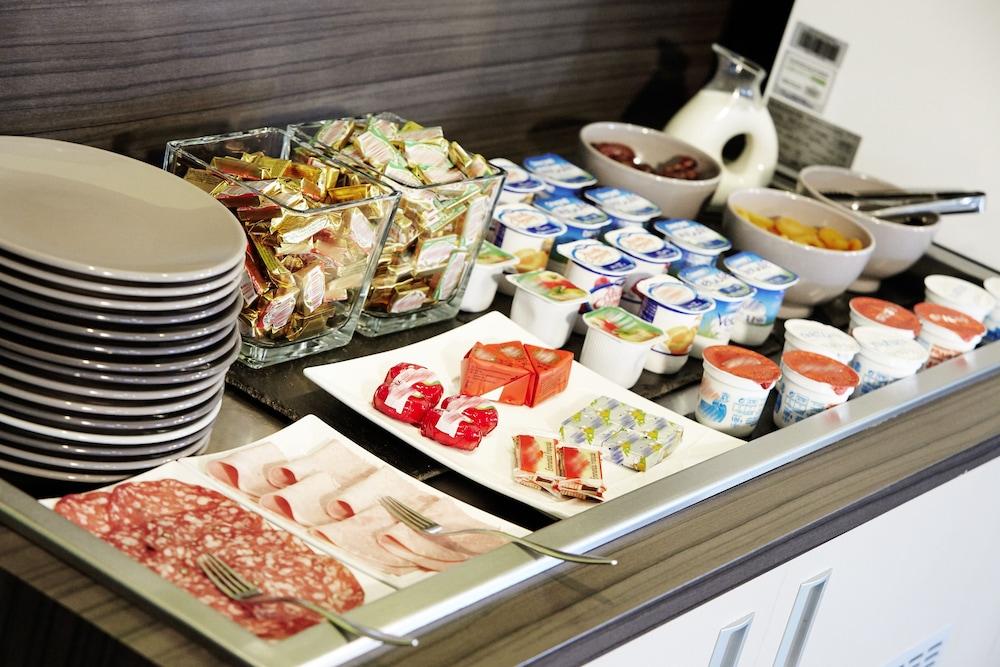 restaurant-cafeteria