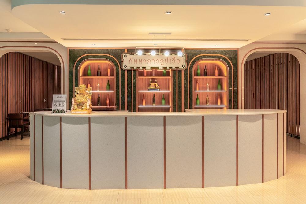 lobby