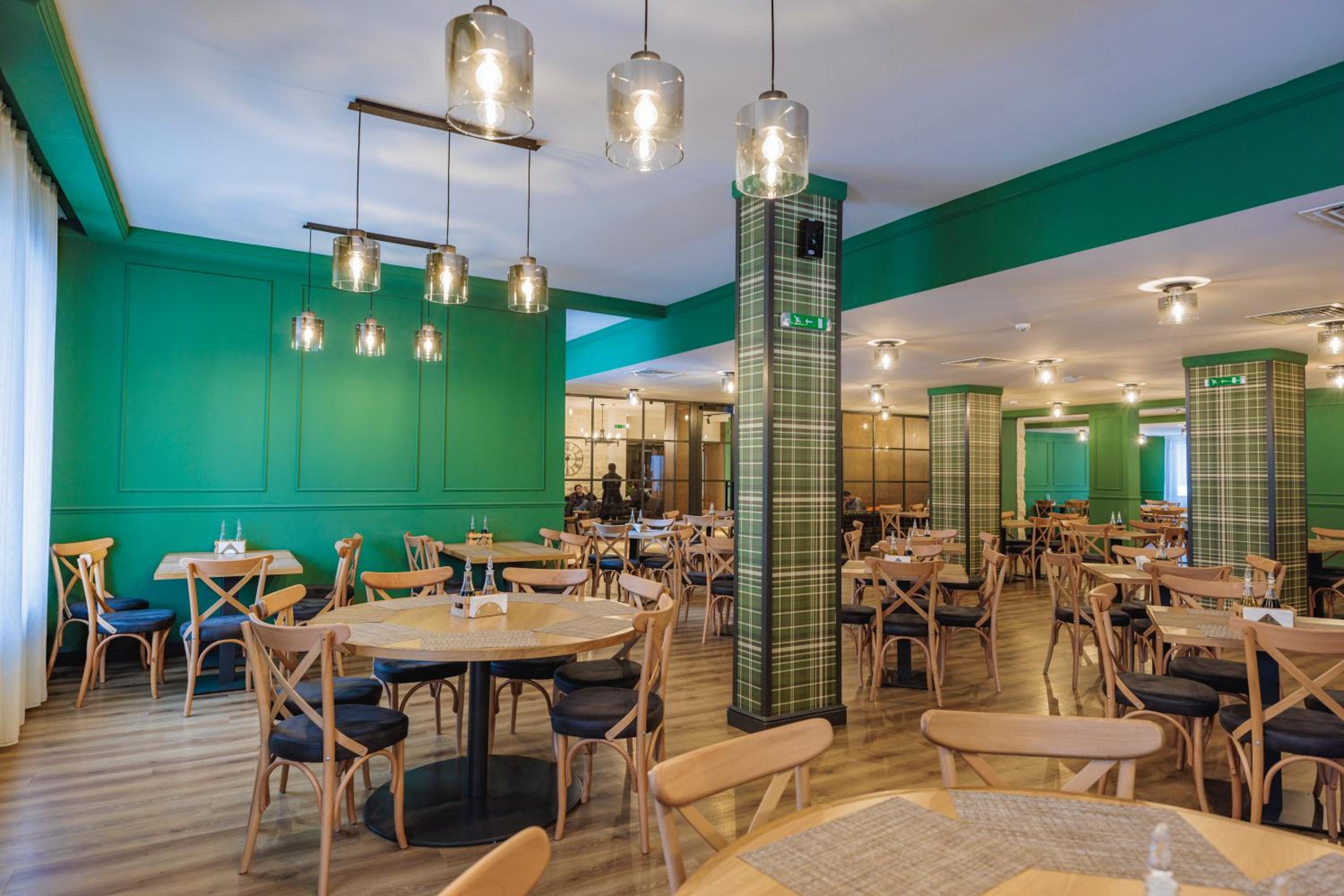 restaurant cafeteria