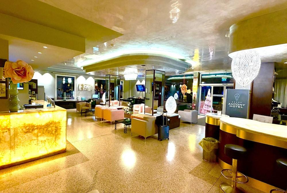 lobby