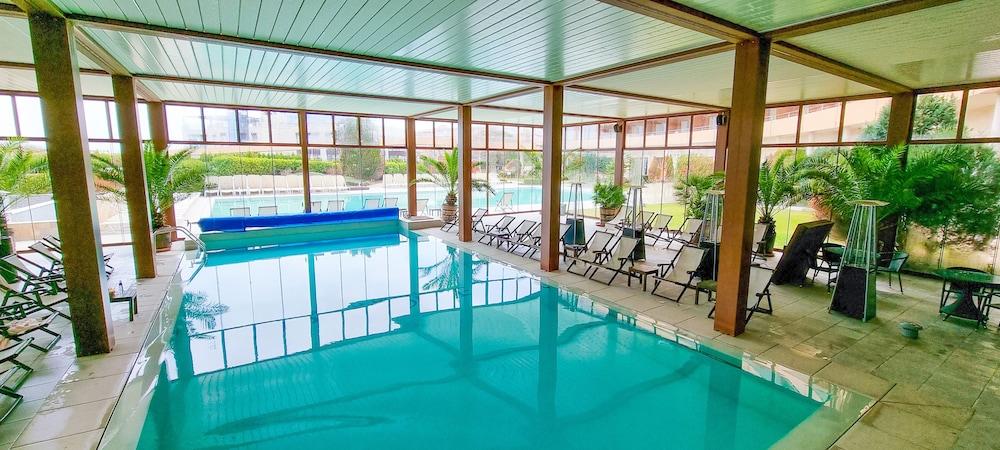 swimming pool spa