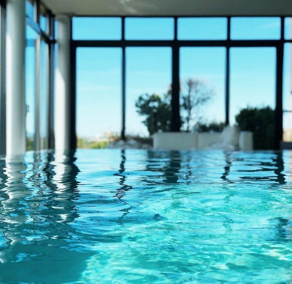 swimming pool spa