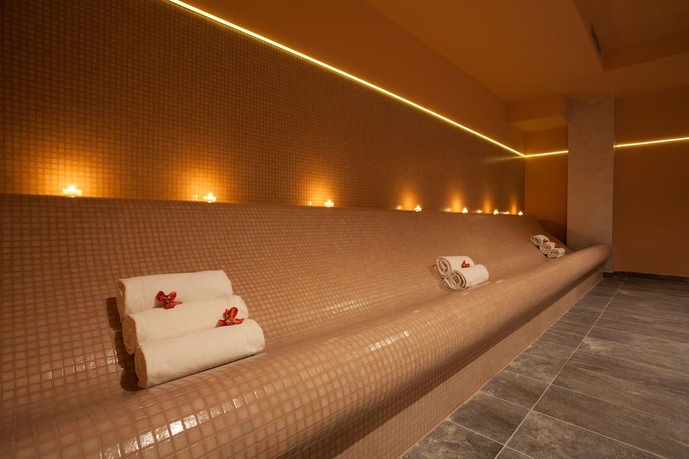 swimming pool spa