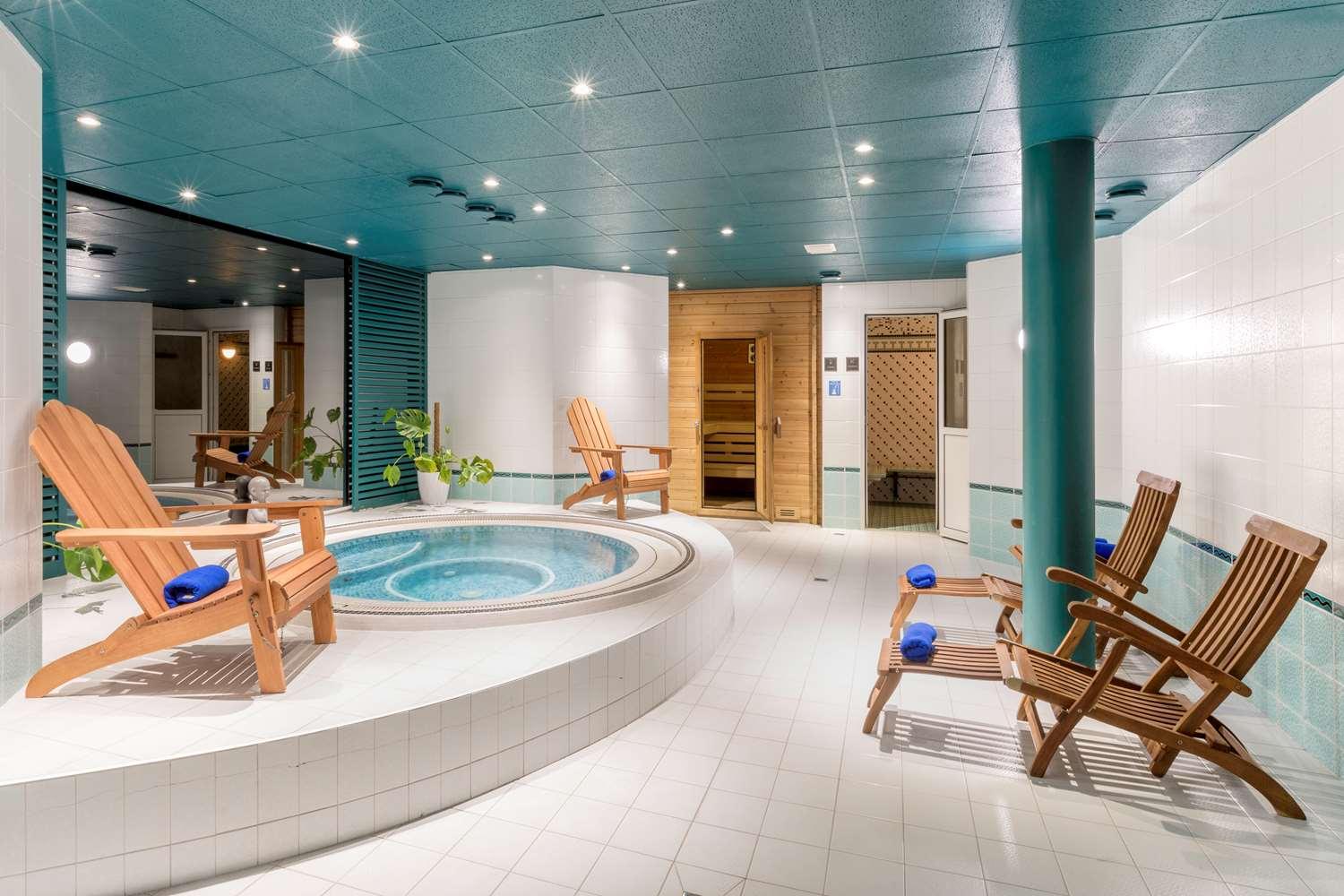 swimming pool spa