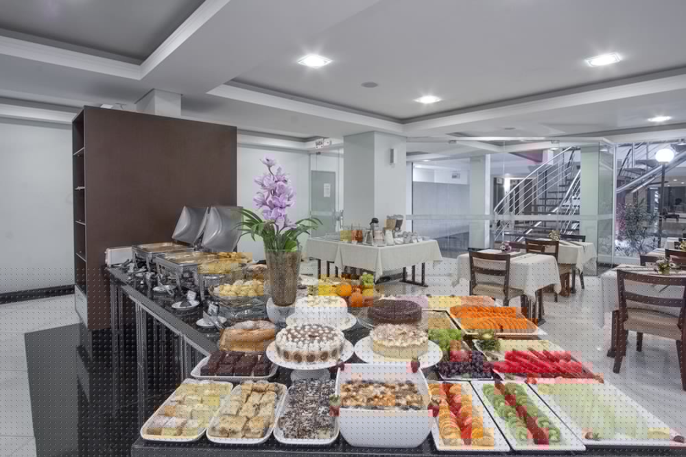 restaurant cafeteria