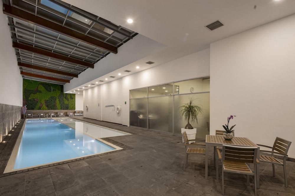 swimming pool spa