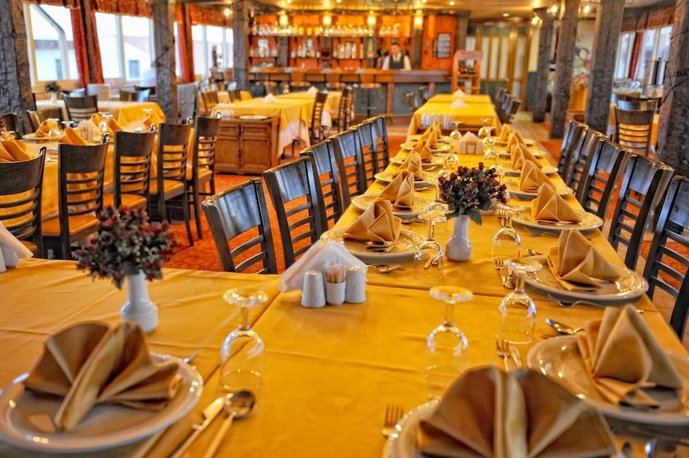restaurant-cafeteria
