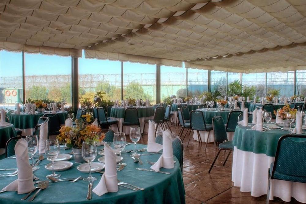 restaurant-cafeteria