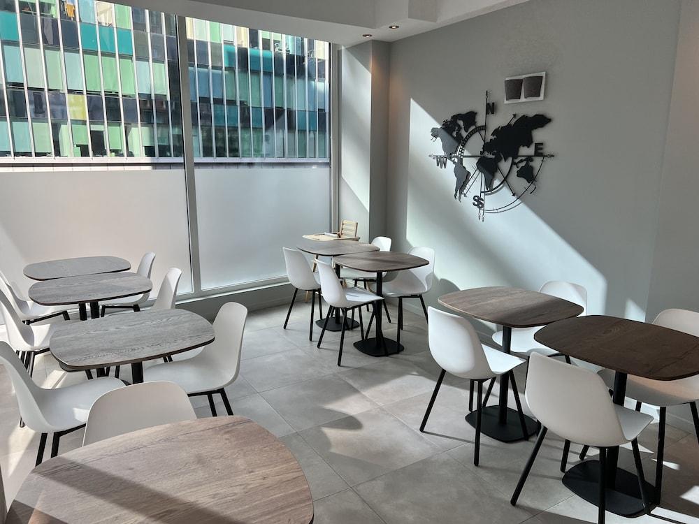 restaurant cafeteria