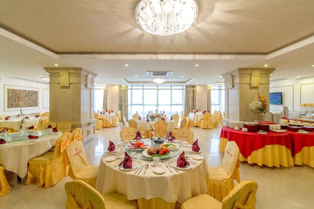 restaurant cafeteria
