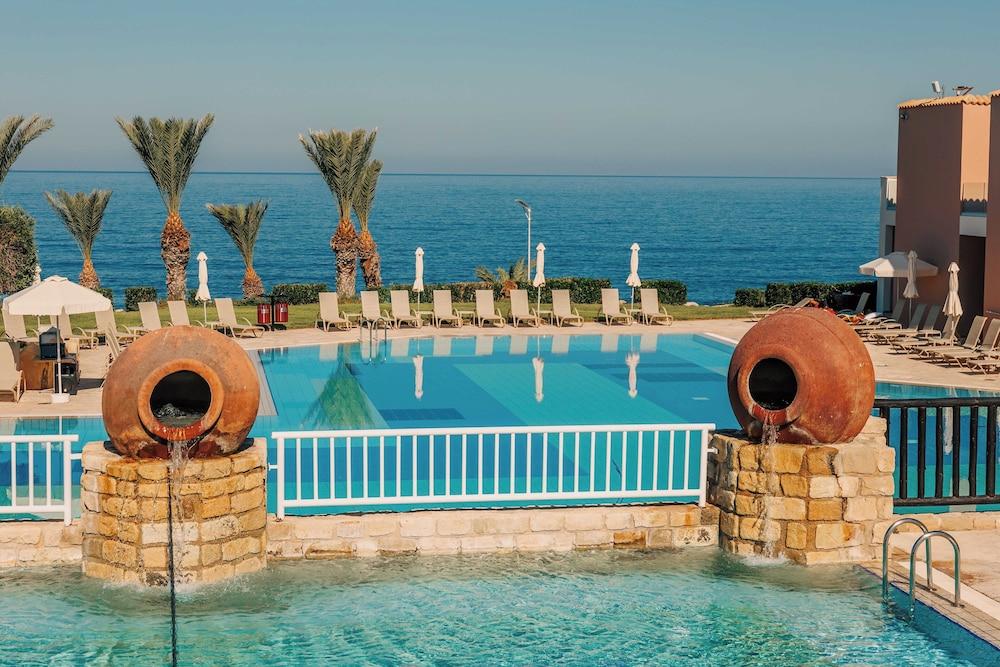 swimming pool spa