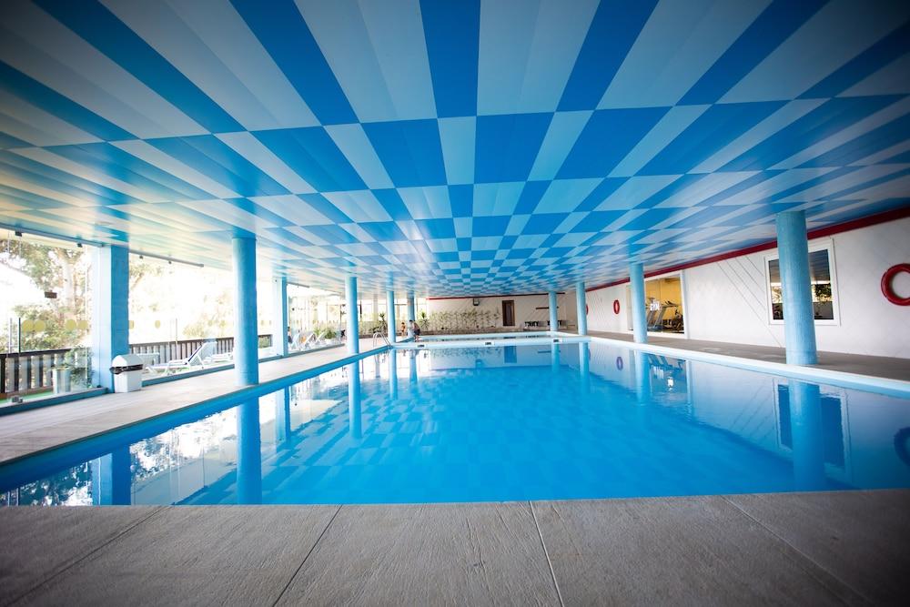 swimming pool spa