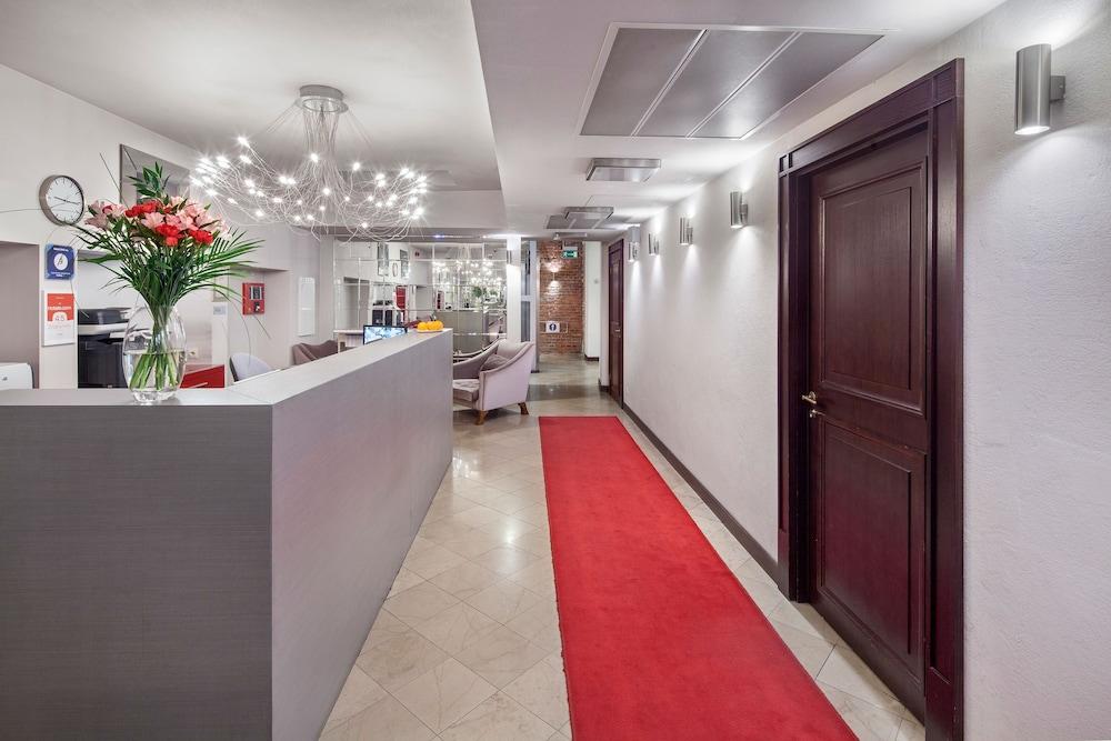lobby