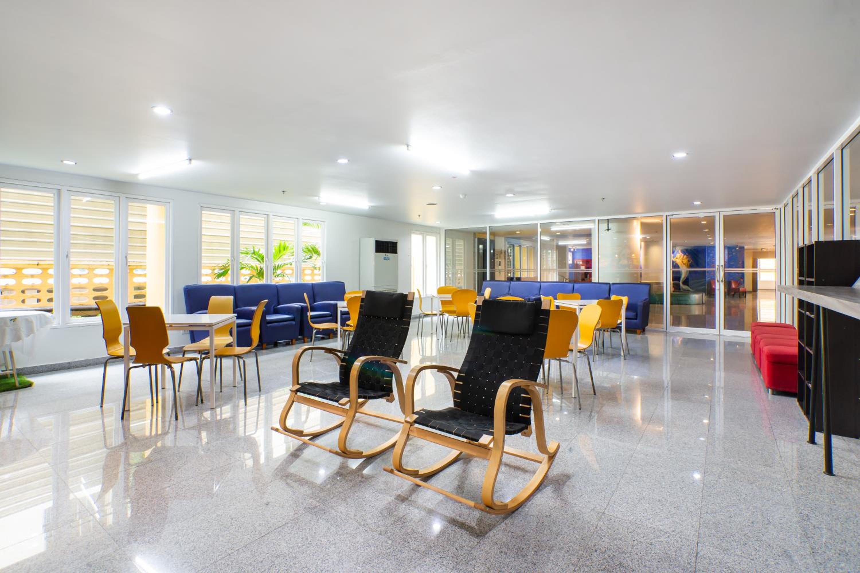 restaurant cafeteria
