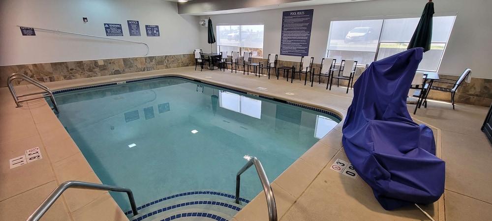 swimming pool spa