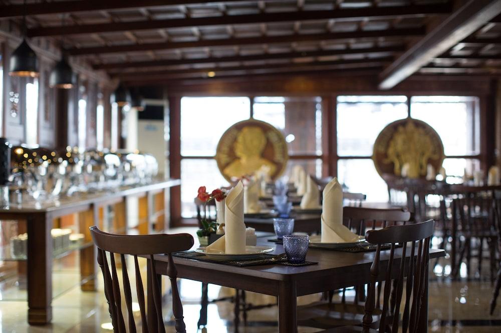 restaurant-cafeteria