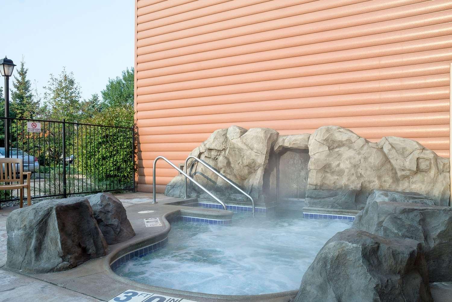 swimming pool spa