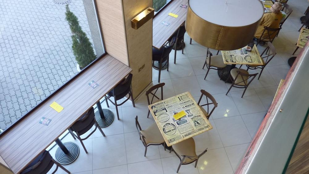 restaurant-cafeteria